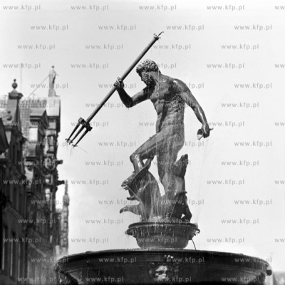 Fontanna Neptuna na Długim Targu w Gdańsku.
04.1971
0000319z_kwiecien1971
Fot....