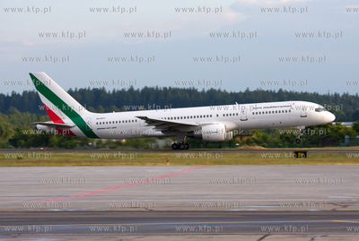 Gdansk, Rebiechowo Nz. Boeing 757-2Q8, EuroMediterranean
27.06.2008
Sebastian...