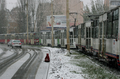 Szczecin. Z powodu obfitych opadow sniegu wstrzymano...