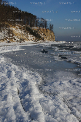 Mrozny poranek w Gdyni Orlowie. Nz. klif  24.01.2010...