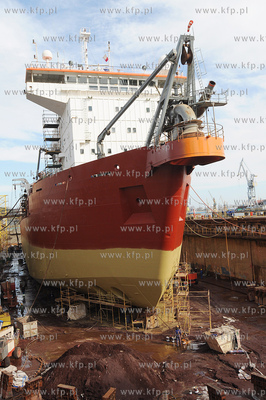 Stocznia Gdynia S.A. NA terenie zakladu dziala obecnie...