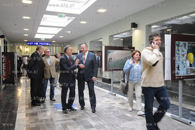 Dworzec kolejowy Gdynia Glowna oddany do uzytku po...