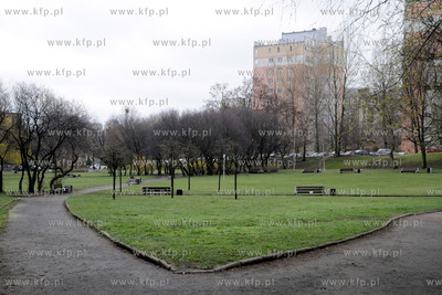 Skwer Sue Ryder u zbiegu al. Marszalka Pilsudskiego...