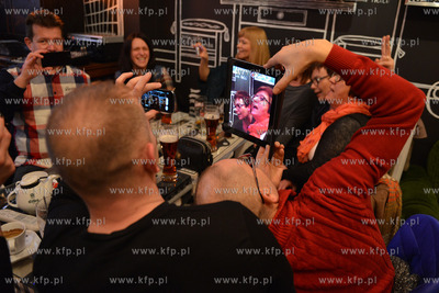 Kazdy kto mial kamere video - w tablecie, telefonie,...