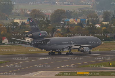 Port Lotniczy Gdansk. Nz. McDonnell Douglas KDC10 Krolewskich...