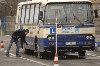 Michal Tusk zdal egzamin na prawojazdy kategorii D...