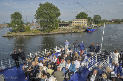 Gdańsk. Statek wycieczkowy białej floty Żeglugi...