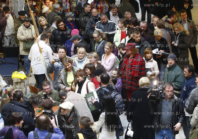Gdansk. Centrum Handlowe Manhattan. Promocja albumu...