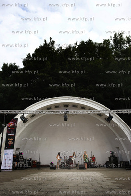 Gdynia. Plac Grunwaldzki.  Nail Quartet w ramach Ladies...