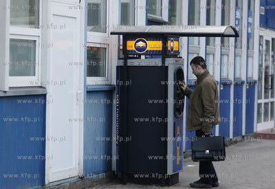 Gdansk Zaspa. Bankomat sieci Euronet.
18.03.2010
fot....