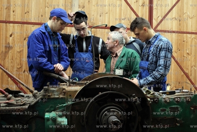 Uczniowie Zespolu Szkol Rolniczych w Rusocinie ( pod...