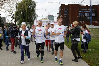 Rozpoczecie biegu Freedom Charity Run, ktory ma na...