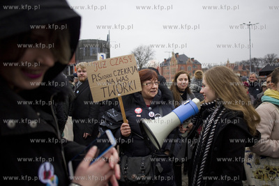 Gdańsk. Placu vis a vis Dworca Głównego. Międzynarodowy...
