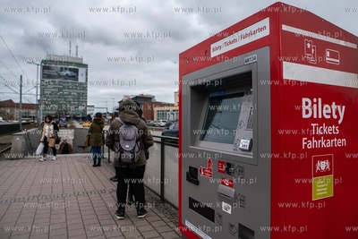 Gdańsk, Przystanek tramwajowy Gdańsk Główny. Nz....