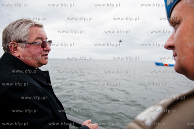 Zatoka Gdanska. Pokaz akcji odbijania zakladnikow ze...