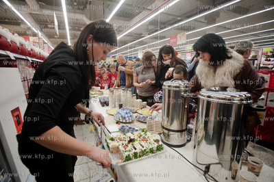 Gdansk. Morski Park Handlowy. Nowo otwarty szwedzki...