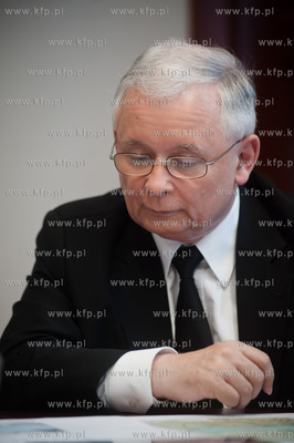 Elblag. Urzad MIasta. Wizyta prezesa PIS Jaroslawa...