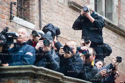 Gdansk. Ul. Dluga. Manifestacja niezadowolonia, zorganizowana...