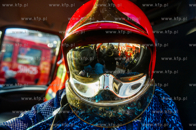 Sopot. Parada zabytkowych wozów strażackich i zabytkowych...