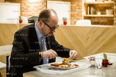 Gdańsk. Urząd Miasta. Otwarcie Baru Centrala, prowadzonego...