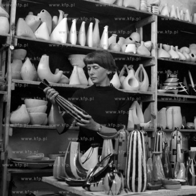 W pracowni ceramicznej w PWSSP w Gdańsku (lata60).
1962
Fot....