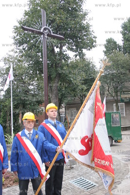 Krzyz stojacy na terenie stoczni gdynia, upamietniajacy...