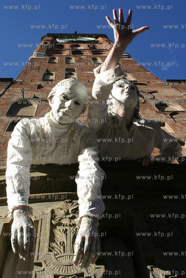 X Miedzynarodowy Festiwal Teatrow Plenerowych i Ulicznych...