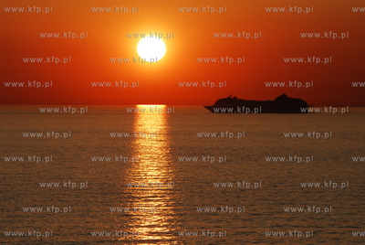 Prom pasazersko-samochodowy Stena Baltica plywajacy...