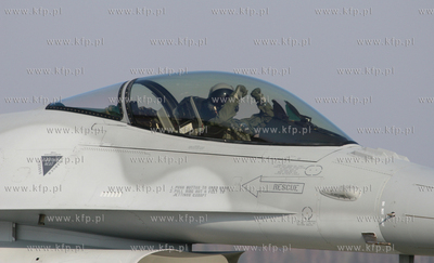 Poznan , Krzesiny 31 Baza Lotnicza Nz. Pilot F-16 ***...