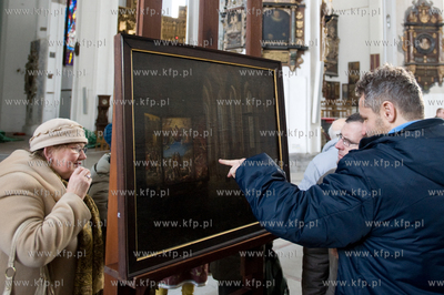 W Bazylice Mariackiej na kilka godzin zostal wystawiony...