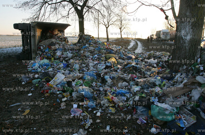 Kolbaskowo. Zachodniopomorskie. Na krajowej drodze...