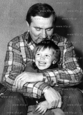 Lech Walesa z coreczka Brygida.
1988
Fot. Stefan...