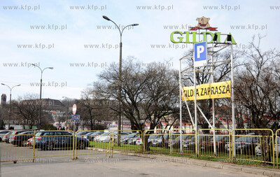 Gdansk. Centrum Handlowe Gildia przy Targu Siennym.
07.04.2011
fot....