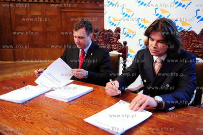 Urzad Miasta Sopotu. Podpisanie umowy z Baltycka Grupa...