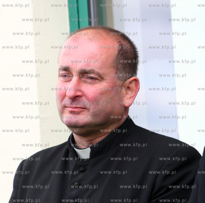 Proboszcz Matki Boskiej Fatimskiej Wieslaw Madziag....