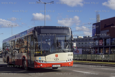 Gdańsk, Podwale Grodzkie.  Autmobus miejski marki...