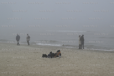 Sopot. Molo i plaza. Mgla. 14.04.2023 fot. Jerzy Bartkowski...