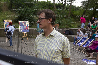 Amfiteatr w parku w Wojanowie. Otwarcie wystawy pochodzącego...