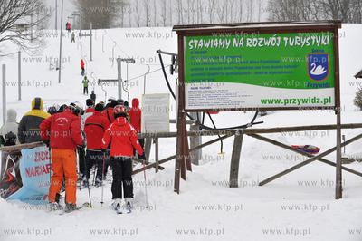 Stok narciarski w Przywidzu na Kaszubach. Na miejscu...