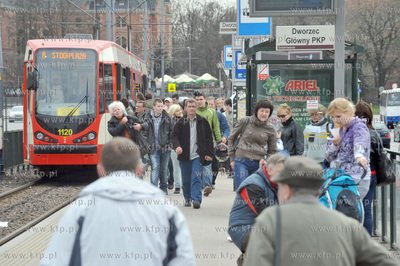 Przystanek tramwajowy Dworzec Glowny PKP na Podwalu...