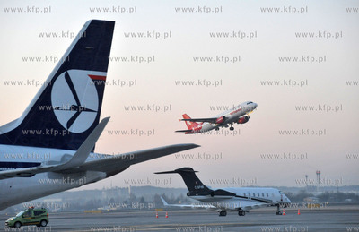 Pierwszy dzien funkcjonowania nowego terminalu T2 gdańskiego...