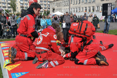 Festyn Osiedlowy w ramach Dni Sasiadow na terenie Gimnazjum...