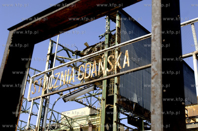 Gdansk. Brama stoczniowa nr 1 i okolice na ul. Lisia...