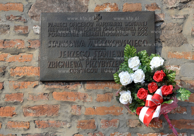 Gdynia Oksywie. Kosciol sw. Michała Archanioła. Tablice...