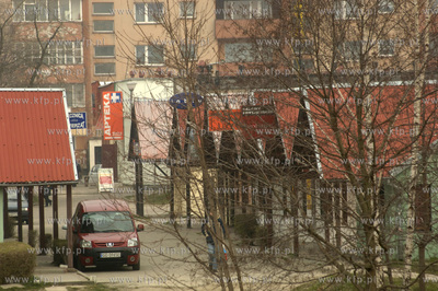 Gdansk Zaspa. Pawilony handlowe na ul. Zwirki i Wigury12....