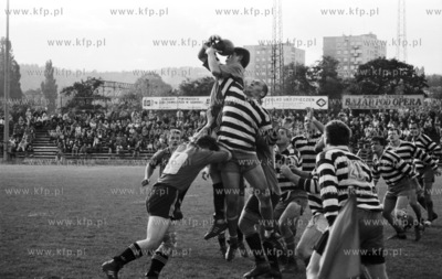 Mecz rugby na stadionie Ogniwo Sopot. 10.10.1993 5wrzesien93_m.kosycarz_p4...