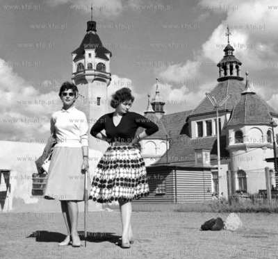 Kaja Sierecka i Ludmila Kosycarz w Sopocie. 0003954z...