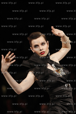 Gdansk. Gala Bursztynu i Mody Amberif 2011. Nz   pokaz...
