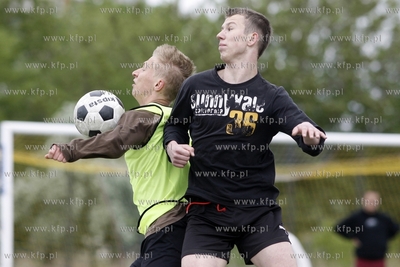 Gdansk Zaspa. Pilkarski turniej dzikich druzyn Do przerwy...