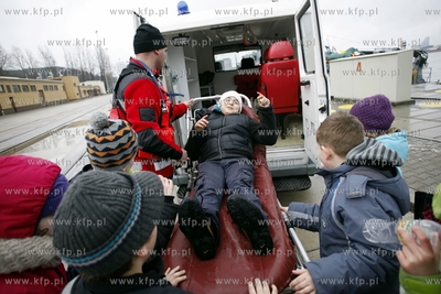 Port Wojenny w Gdyni Oksywiu. Dni Otwarte Koszar -...